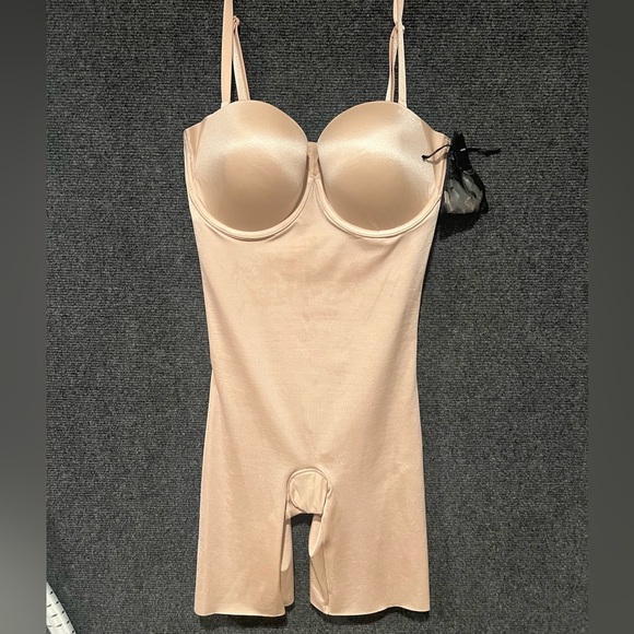 NWT SPANX Suit Your Fancy Convertible Strap Bodysuit! NEW - Picture 6 of 8